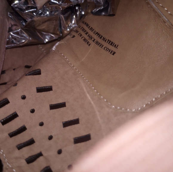 Restricted Pink Wedge - Picture 4 of 5